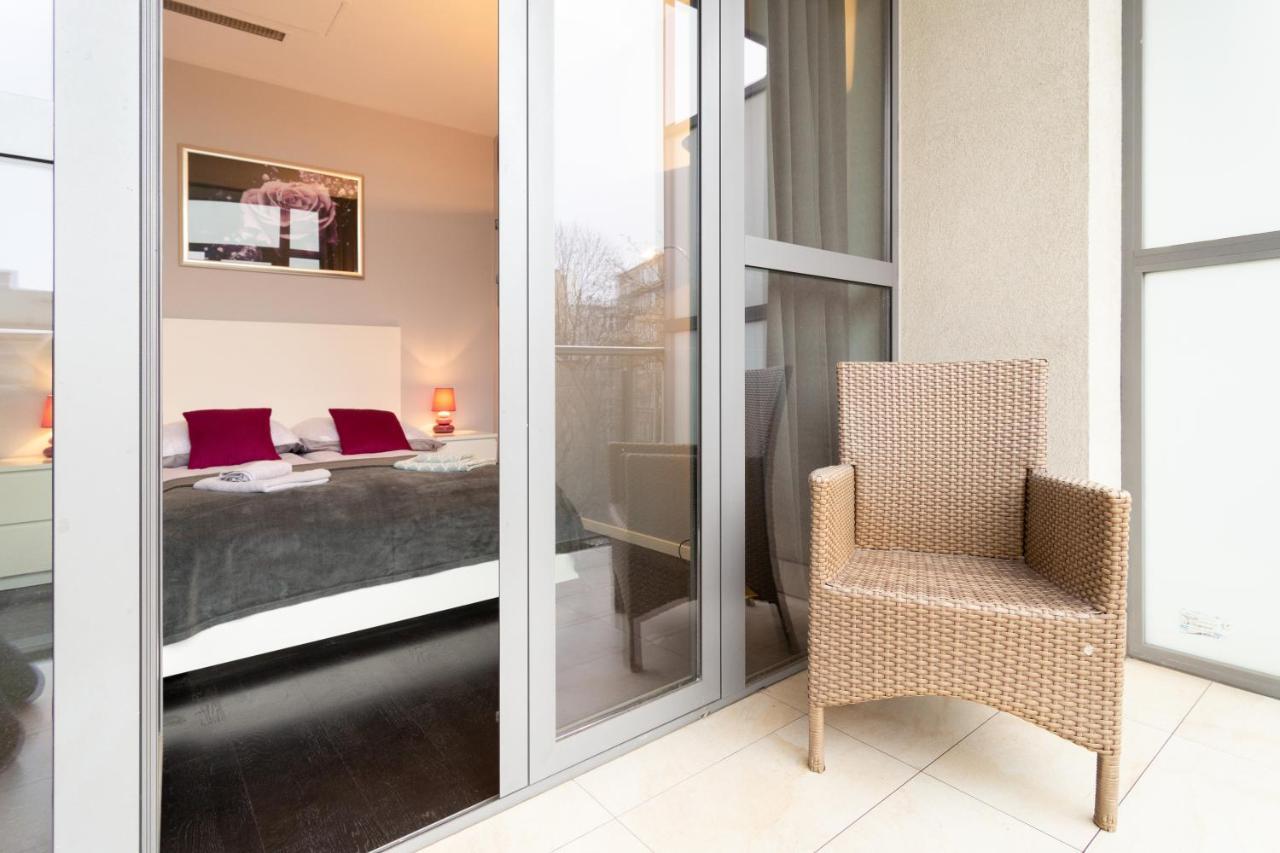 Secret Charm Fully Equipped Apt With Balcony クラクフ エクステリア 写真